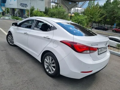 Hyundai Avante 2014, 151187 км, за 3087.82 USD