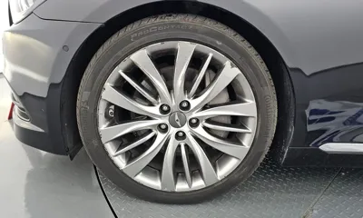 Hyundai Genesis 2014, 142180 км, за 7944.26 USD