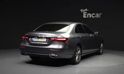 Mercedes-Benz E-Class 2022, 109887 км, за 20677.43 USD
