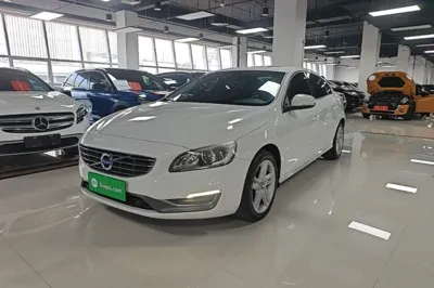 Volvo S60 · 2015 год