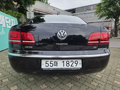 Volkswagen Phaeton 2014, 168172 км, за 12377.86 USD