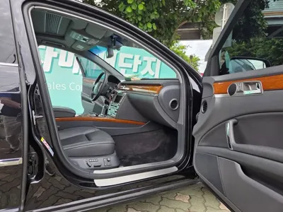 Volkswagen Phaeton 2014, 168172 км, за 12377.86 USD - фото 12