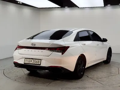 Hyundai Avante 2021, 102050 км, за 8861.76 USD