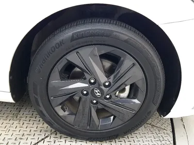Hyundai Avante 2021, 102050 км, за 8861.76 USD