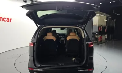 Kia Canival 2023, 8390 км, за 22149.85 USD - фото 31