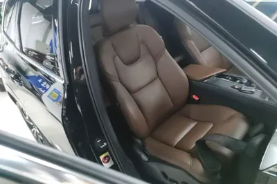 Volvo XC60 2019, 102100 км, за 16801 USD - фото 24
