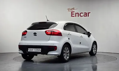 Kia Pride 2015, 106023 км, за 3735.07 USD