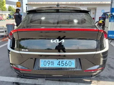 Kia EV6 2023, 82123 км, за 8755.7 USD