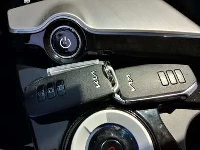 Kia EV6 2023, 82123 км, за 8755.7 USD - фото 20