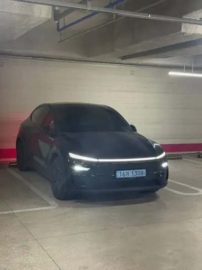 Tesla Model Y · 2026 год