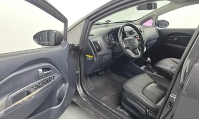 Kia Pride 2016, 91644 км, за 3898.25 USD - фото 10