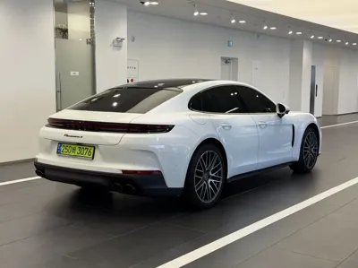 Porsche Panamera 2024, 17158 км, за 98371.39 USD