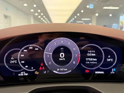 Porsche Panamera 2024, 17158 км, за 98326.46 USD - фото 9