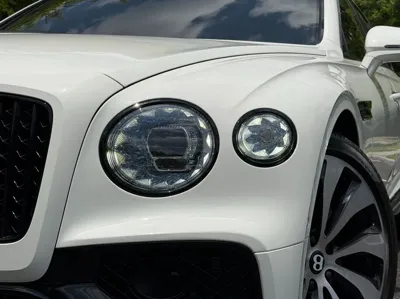 Bentley Flying Spur 2023, 22200 км, за 169017.69 USD