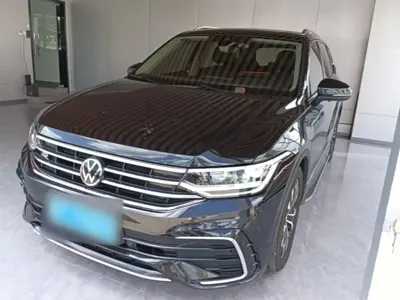 Volkswagen Tiguan L 2022, 58900 км, за 14496.58 USD