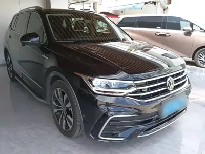 Volkswagen Tiguan L 2022, 58900 км, за 14496.58 USD