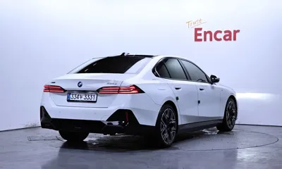 BMW 5-Series 2025, 12522 км, за 51792.04 USD