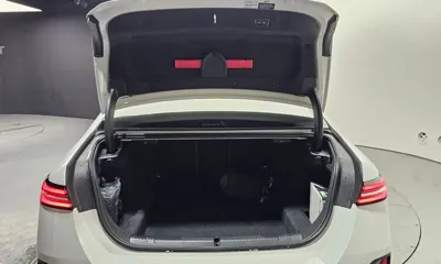 BMW 5-Series 2025, 12522 км, за 51792.04 USD - фото 20