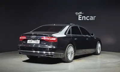 Audi A8 2015, 175568 км, за 12430.94 USD