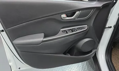 Hyundai Kona 2020, 77504 км, за 10944.63 USD - фото 24