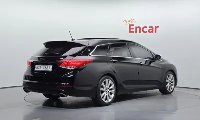 Hyundai i40 2012, 176201 км, за 3569.54 USD