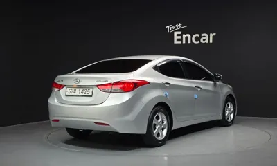Hyundai Avante 2011, 121973 км, за 2560.06 USD