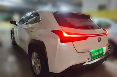 Lexus UX 2020, 57800 км, за 17321 USD