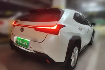 Lexus UX 2020, 57800 км, за 17321 USD