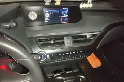 Lexus UX 2020, 57800 км, за 17321 USD - фото 12