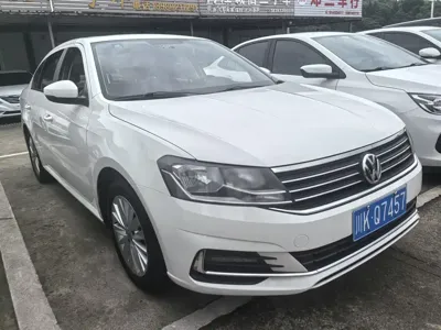 Volkswagen Lavida 2020, 90000 км, за 5635.56 USD