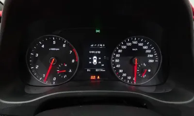 Hyundai Avante 2018, 93174 км, за 6144.7 USD - фото 8
