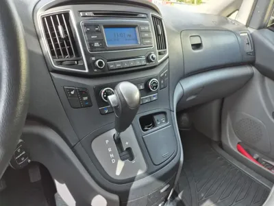 Hyundai Starex 2017, 202800 км, за 5827.81 USD - фото 18