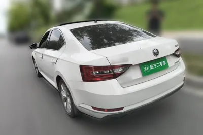 Skoda Superb 2016, 126600 км, за 6114 USD