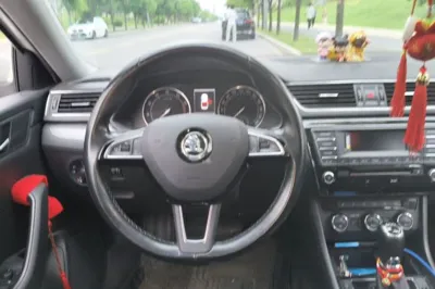 Skoda Superb 2016, 126600 км, за 6114 USD - фото 10