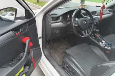 Skoda Superb 2016, 126600 км, за 6114 USD - фото 16