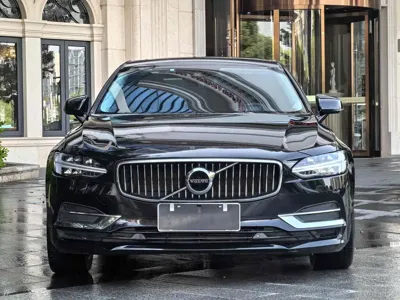 Volvo S90 2018, 42000 км, за 13146.7 USD