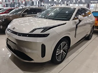 Lynk & Co 08 EM-P · 2023 год