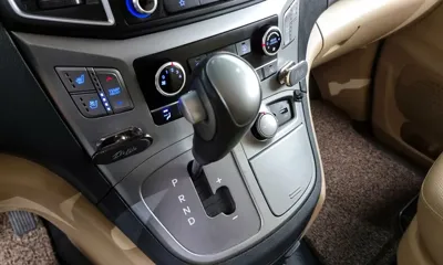 Hyundai Starex 2019, 98078 км, за 18457.69 USD - фото 9