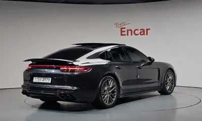 Porsche Panamera 2020, 60001 км, за 68127.13 USD