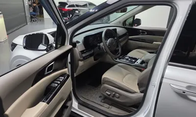 Kia Canival 2023, 49480 км, за 17109.04 USD - фото 10