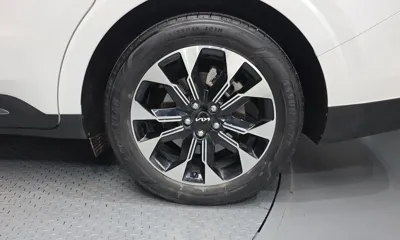 Kia Canival 2023, 49480 км, за 17109.04 USD - фото 21