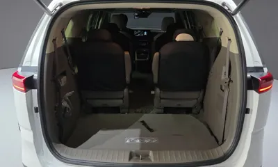 Kia Canival 2023, 49480 км, за 17109.04 USD - фото 33
