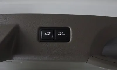 Kia Canival 2023, 49480 км, за 17109.04 USD - фото 34