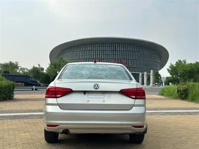 Volkswagen Lavida 2016, 130000 км, за 3814.89 USD