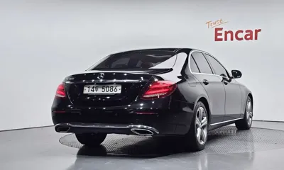 Mercedes-Benz E-Class 2017, 137013 км, за 11760.82 USD