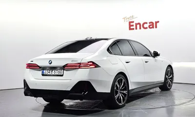 BMW 5-Series 2025, 27342 км, за 53656.29 USD
