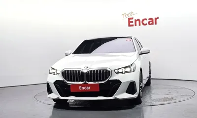 BMW 5-Series 2025, 27342 км, за 53656.29 USD