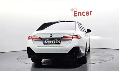 BMW 5-Series 2025, 27342 км, за 53656.29 USD