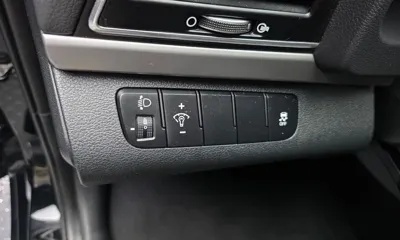 Hyundai Avante 2017, 108116 км, за 6498.62 USD - фото 28