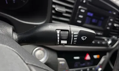 Hyundai Avante 2017, 108116 км, за 6498.62 USD - фото 30